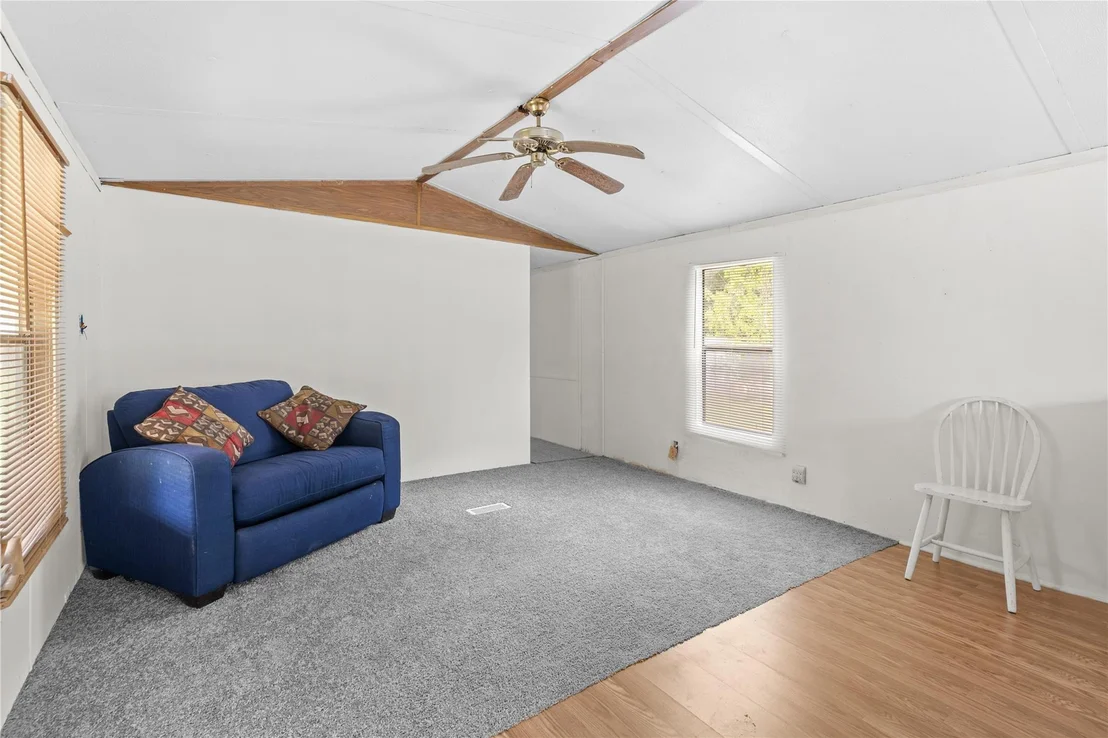 Photo of 370 Lakeside Circle