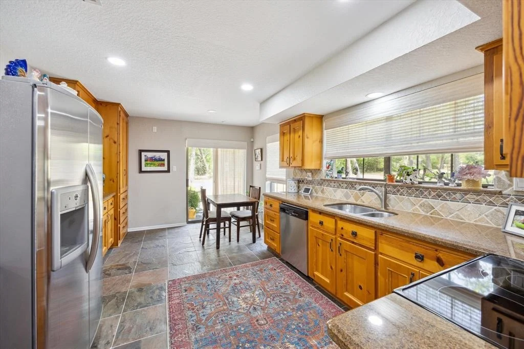 Photo of 575 Oak Meadow Road