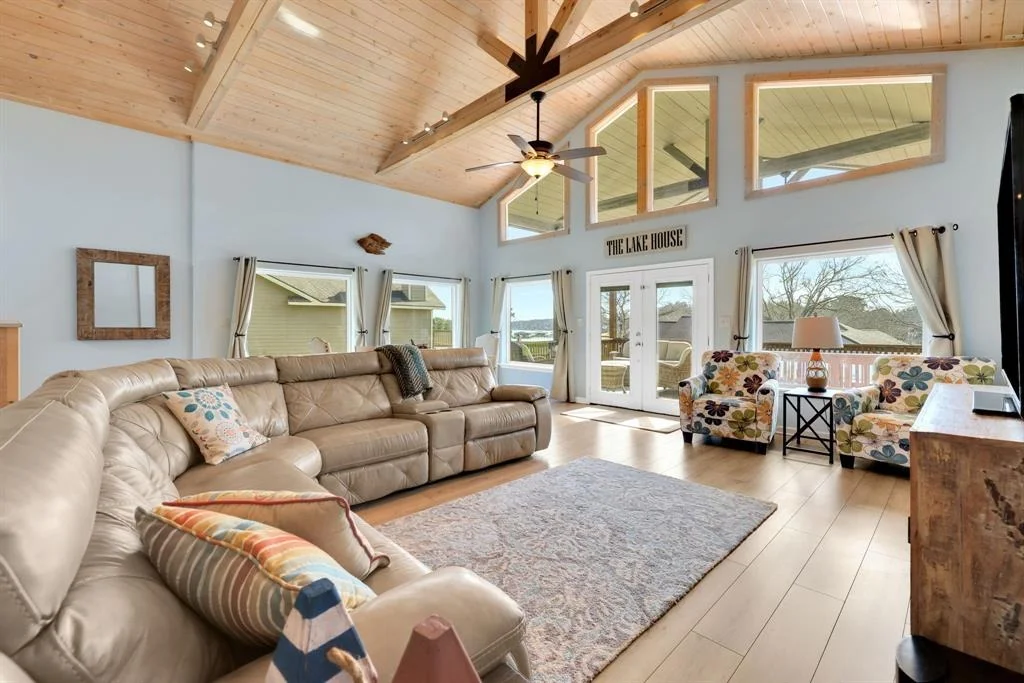 Photo of 221 Harbour Row Drive
