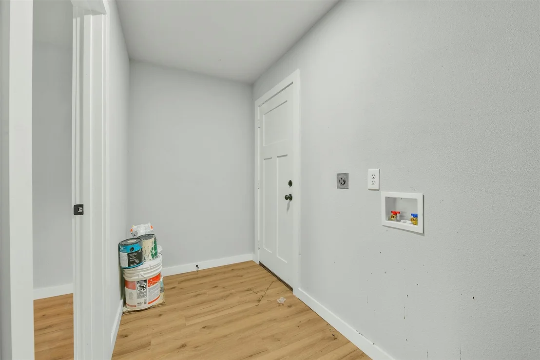 Photo of 10705 Munn Street