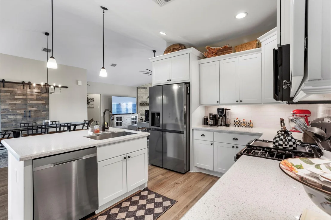 Photo of 7634 Highland Road