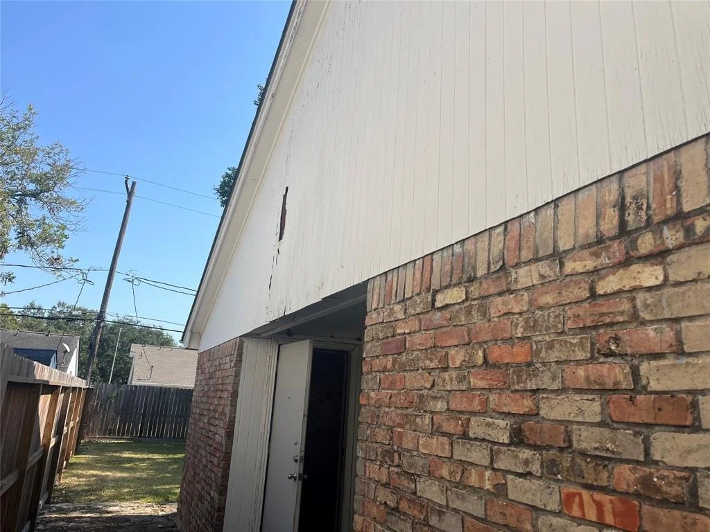 Photo of 10903 Dunlap Street