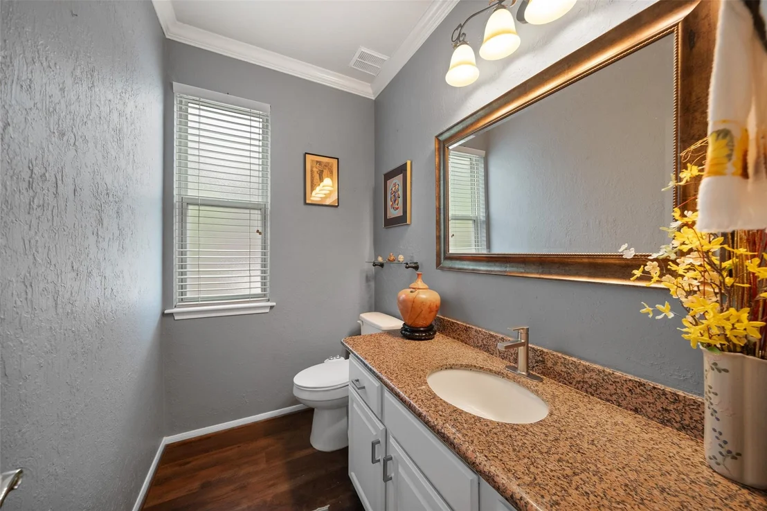 Photo of 16303 Avenplace Road