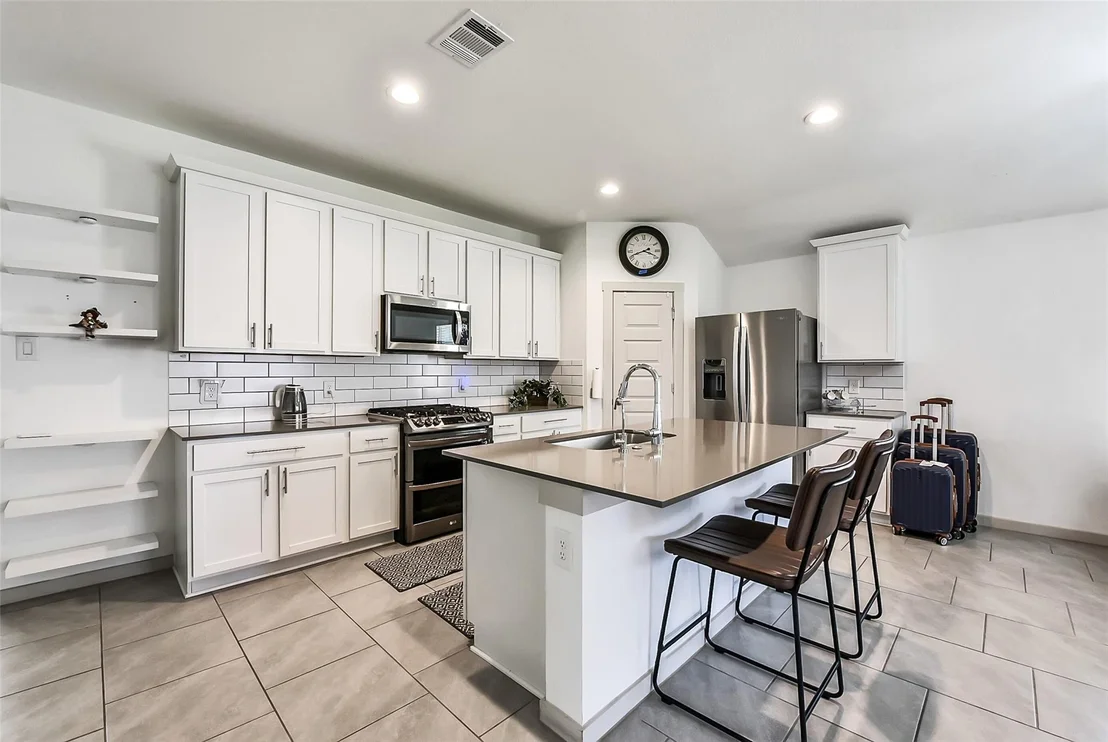 Photo of 7423 Ramsgate Cliff Lane