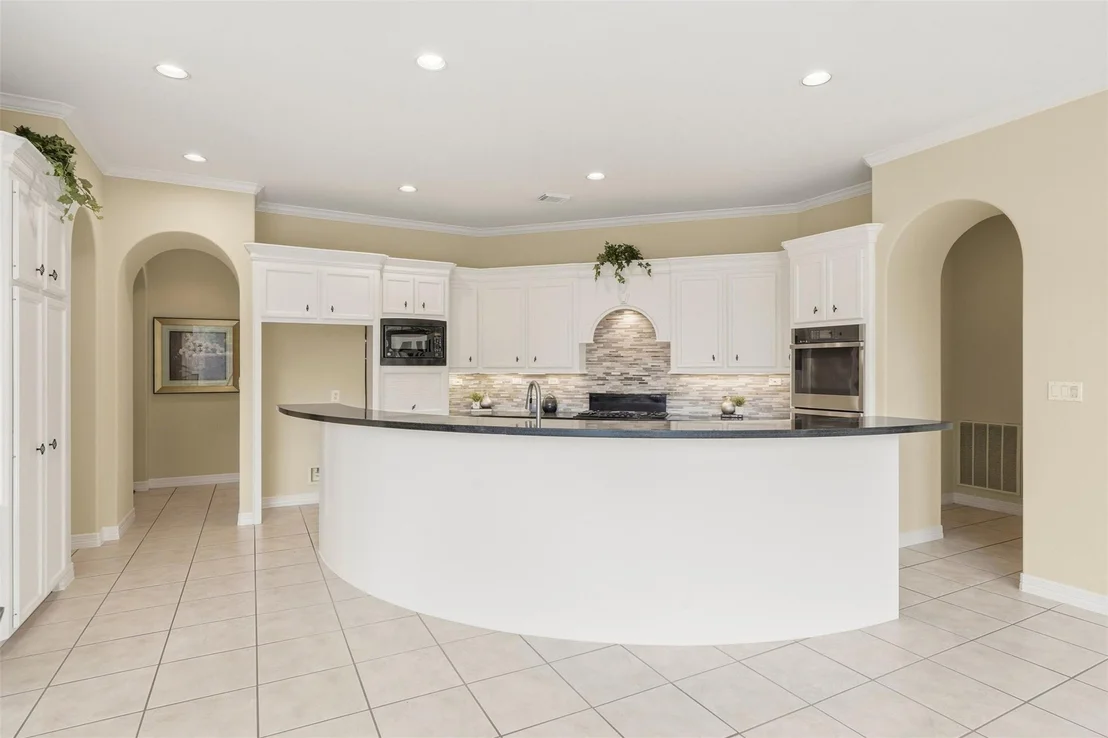 Photo of 5002 Regency Drive