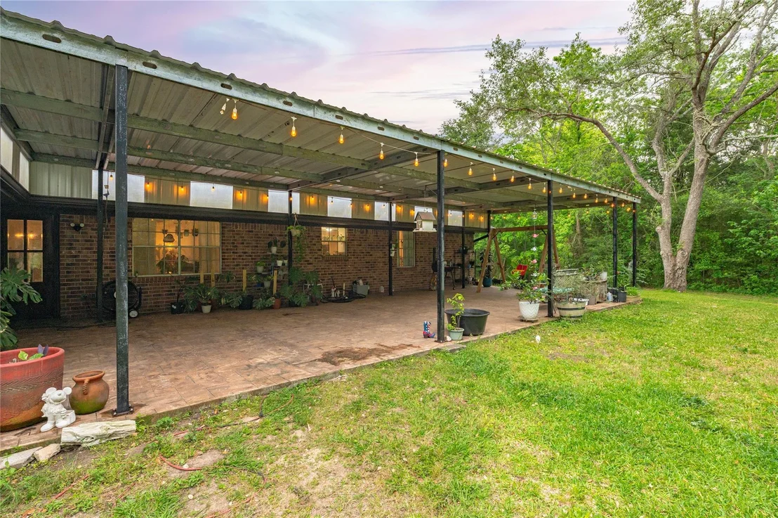 Photo of 725 Thompson Road