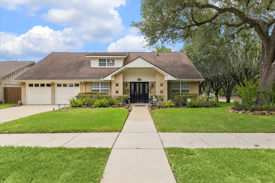 Photo of 5402 Valkeith Drive