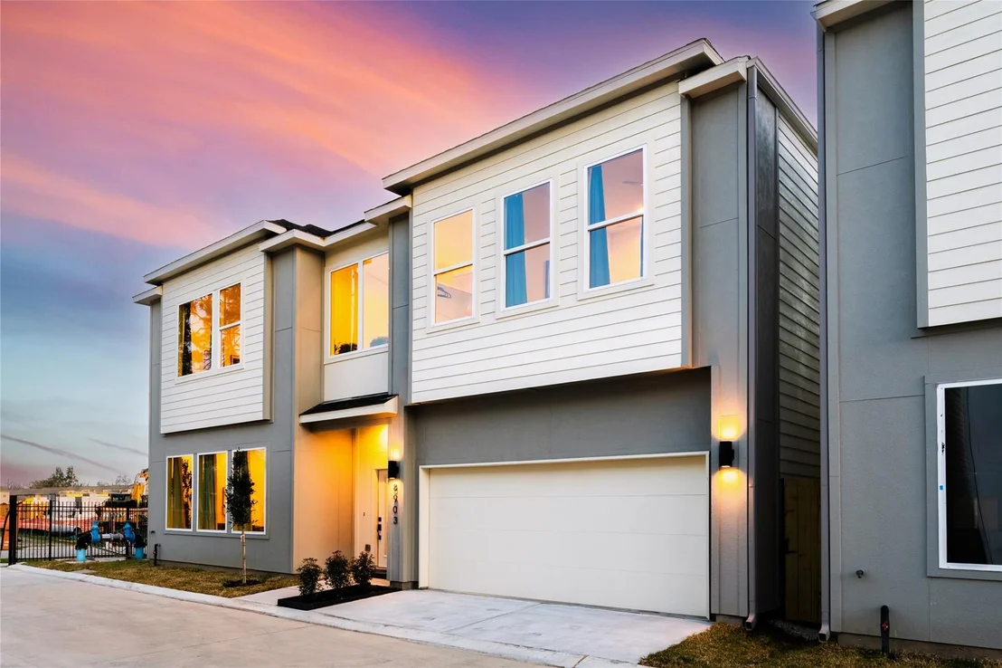 Photo of 8917 Knoll Branch Drive