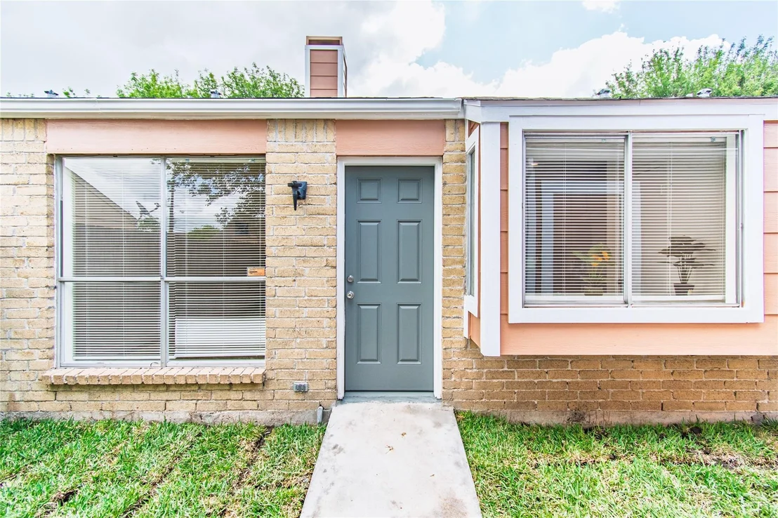 Photo of Unit 8650 at 8650 Maplecrest Drive