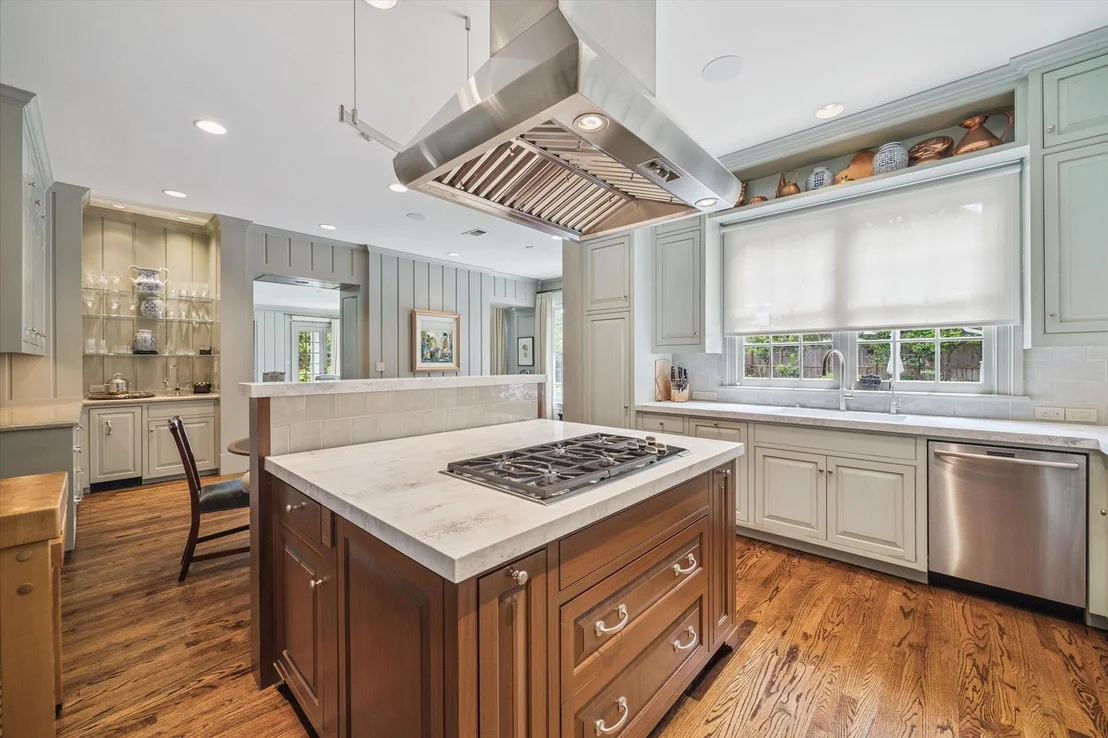 Photo of 5565 Tilbury Drive