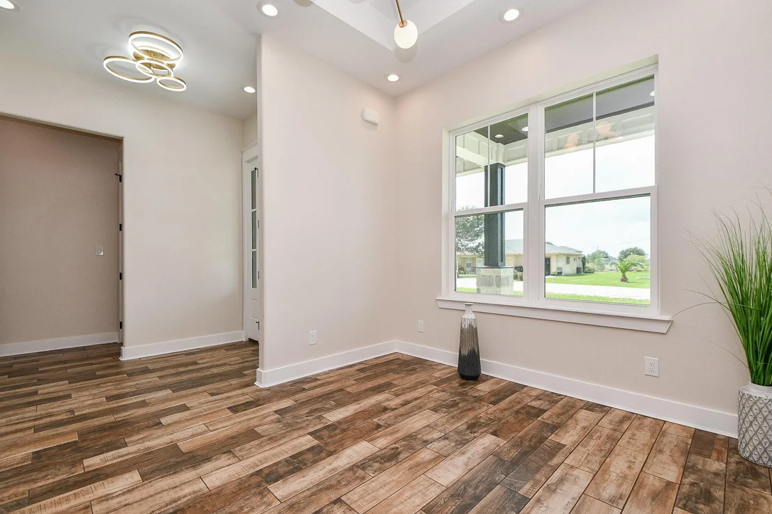 Photo of 595 Buckskin Drive