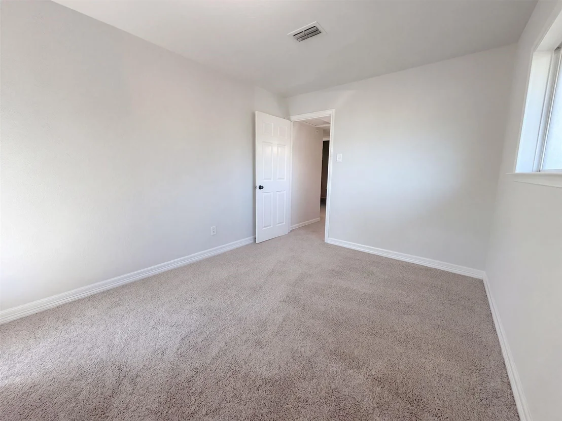 Photo of 1114 Forestburg Drive