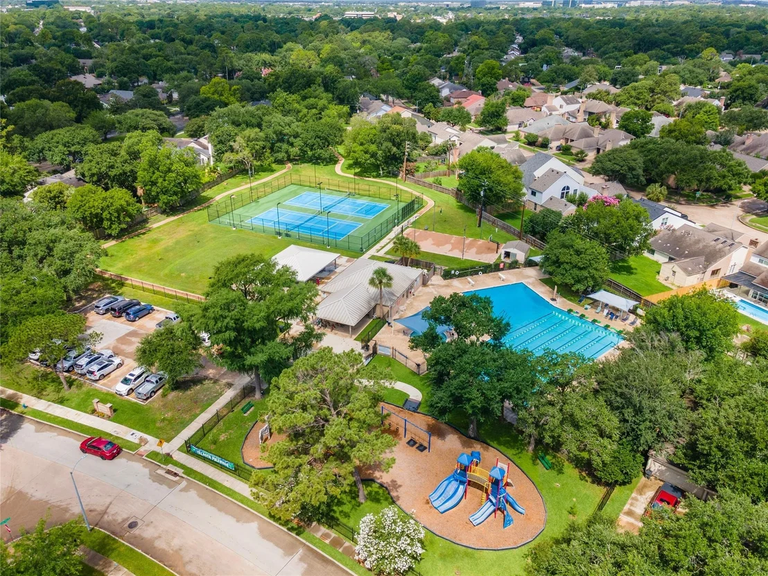 Photo of 12035 Riverview Drive