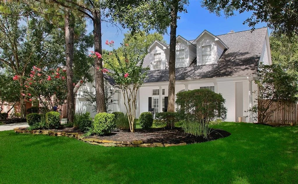 Photo of 26 W Fairbranch Circle