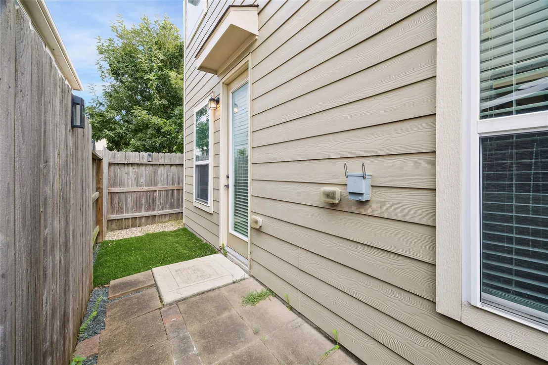 Photo of 1851 Commons Glen Drive