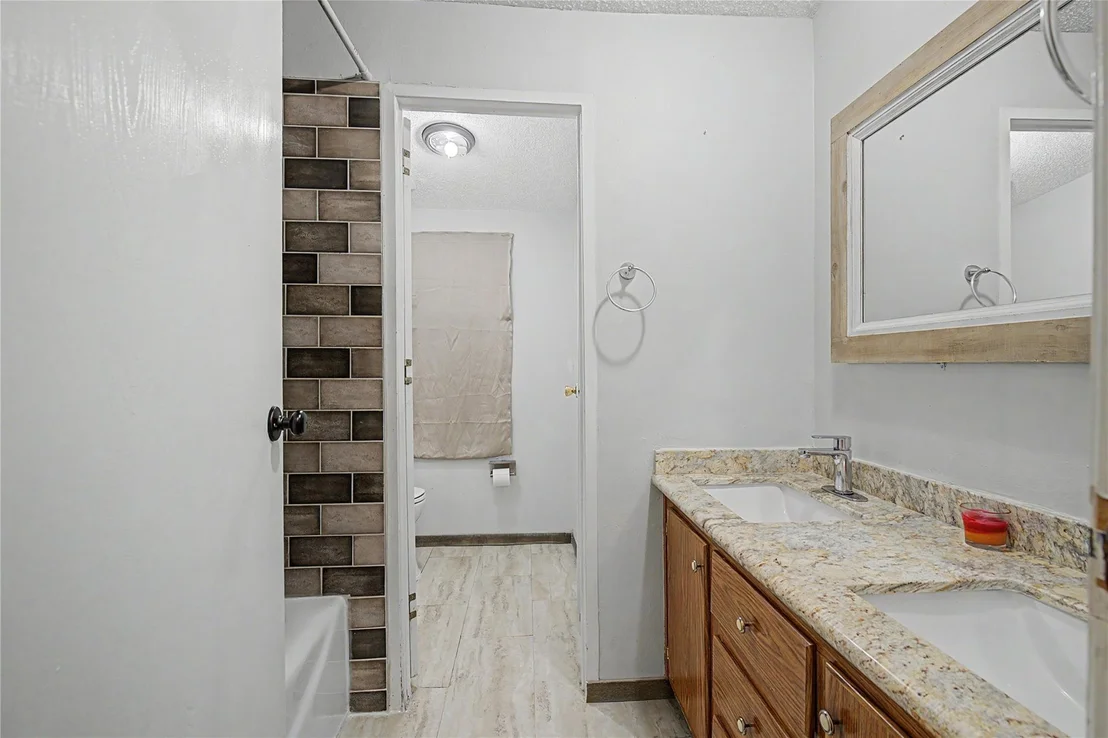 Photo of 149 E Austin Avenue