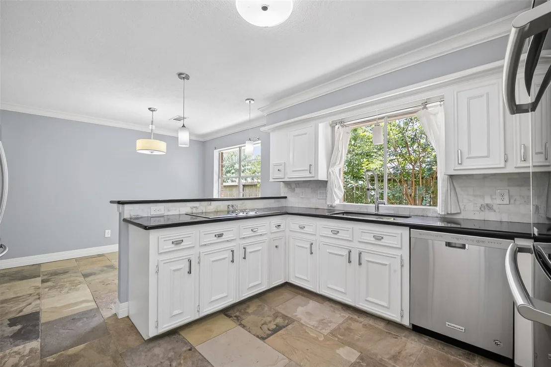 Photo of 7111 Halfpenny Road