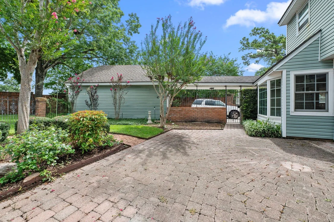 Photo of 14302 Apple Tree Road