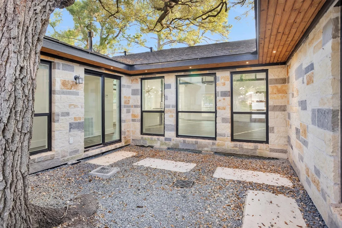 Photo of 4323 Tilson Lane