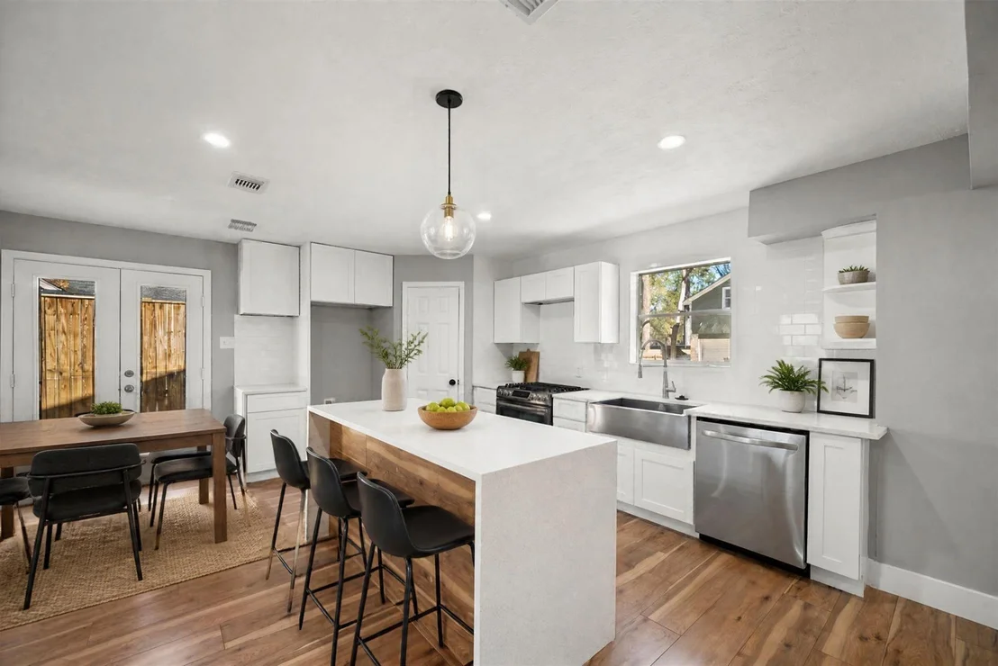 Photo of 15102 Long Oak Drive