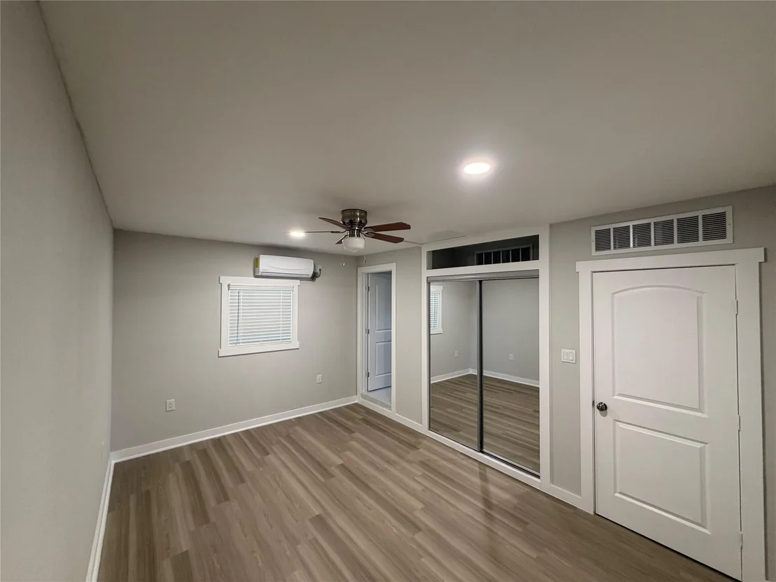 Photo of 2611 Center Street