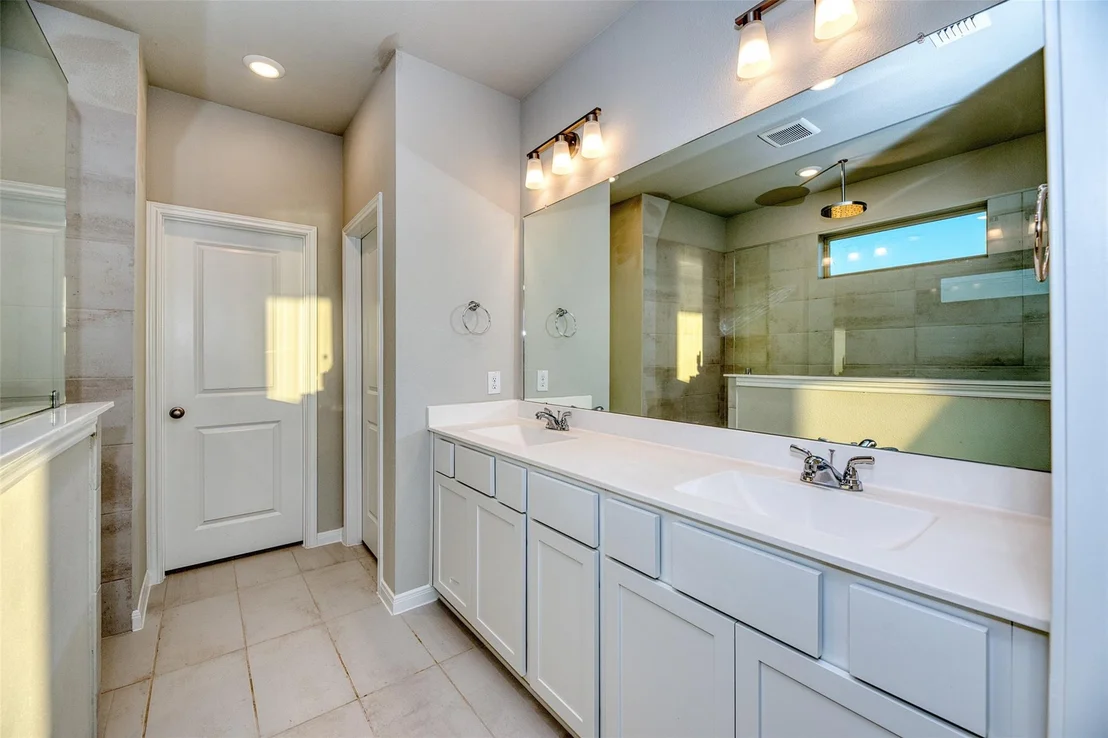 Photo of 21122 Sunlight Grove Drive