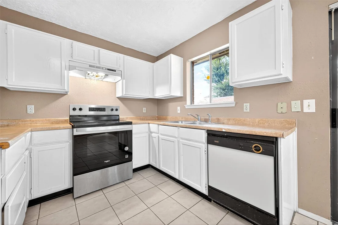 Photo of 6935 Foxbrook Drive