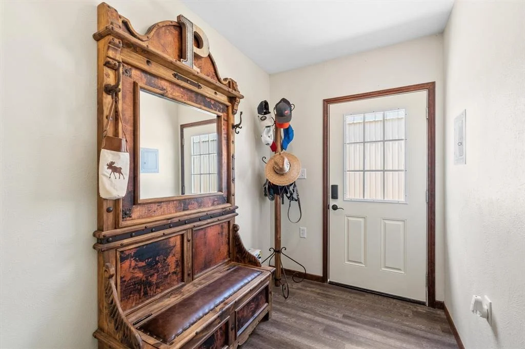 Photo of 11008 Hillside Drive