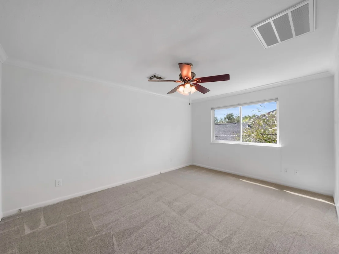 Photo of 910 Enclave Parkway