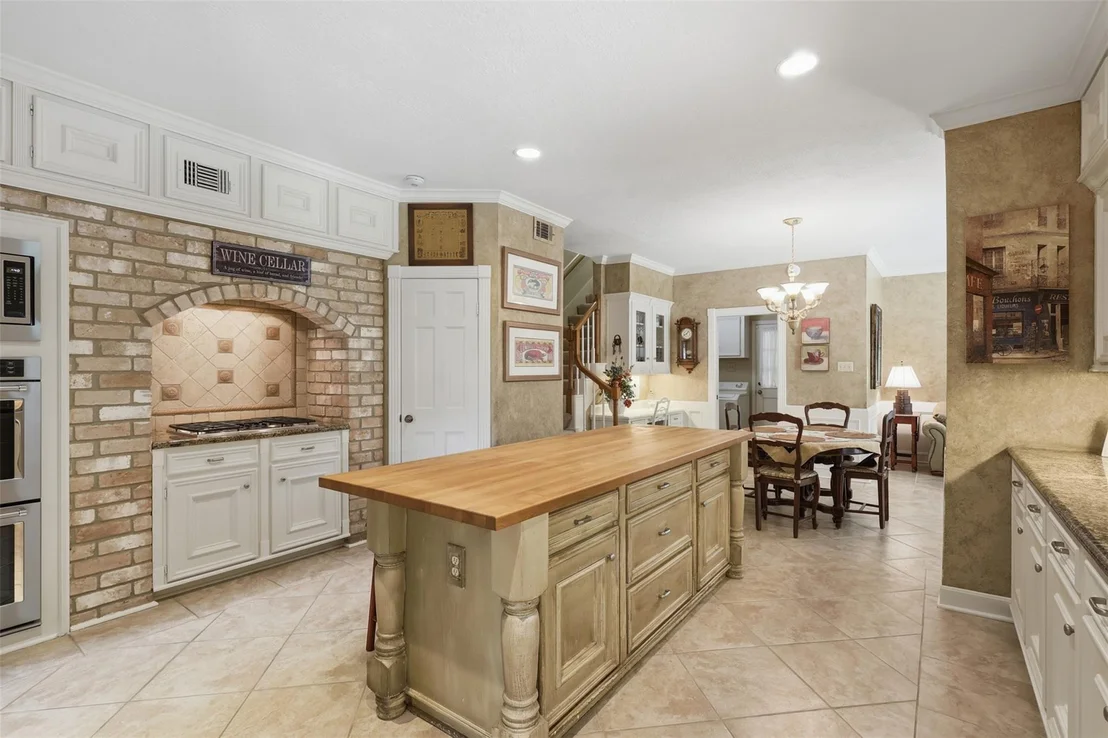 Photo of 9414 Windrush Drive