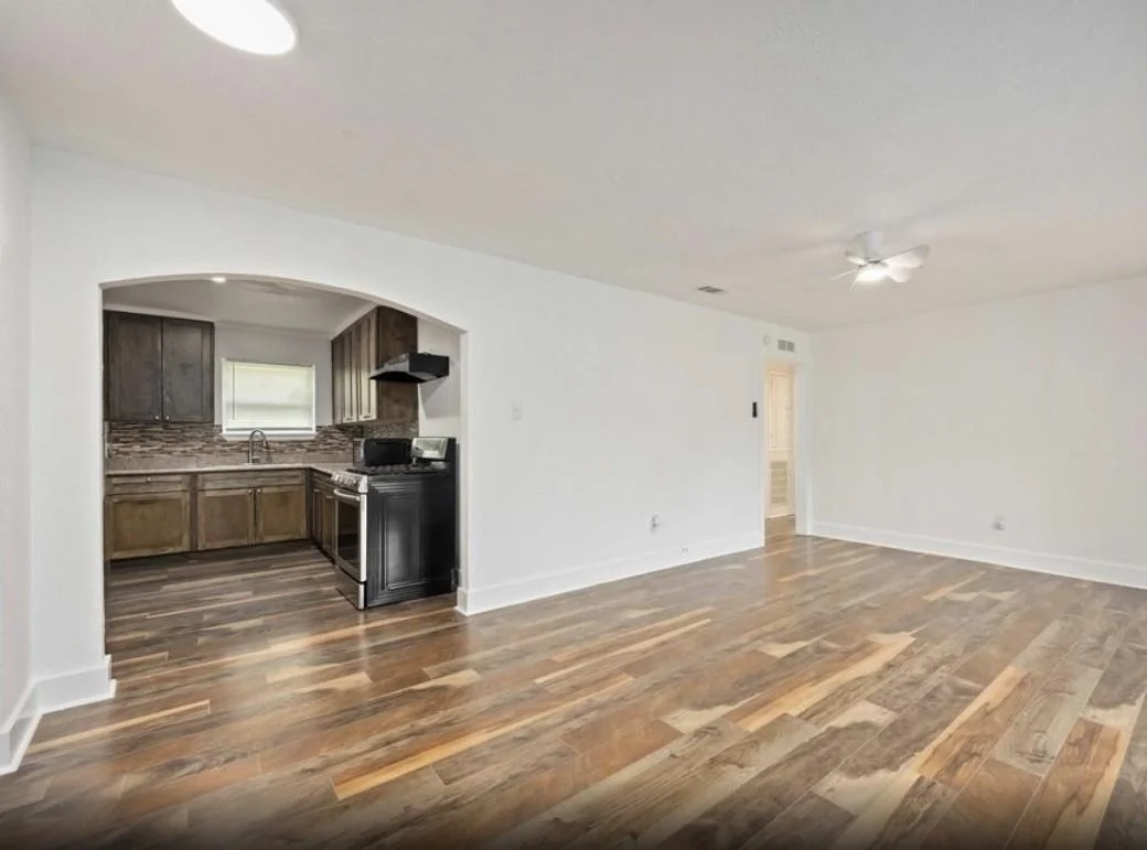Photo of 6043 Lyndhurst Drive