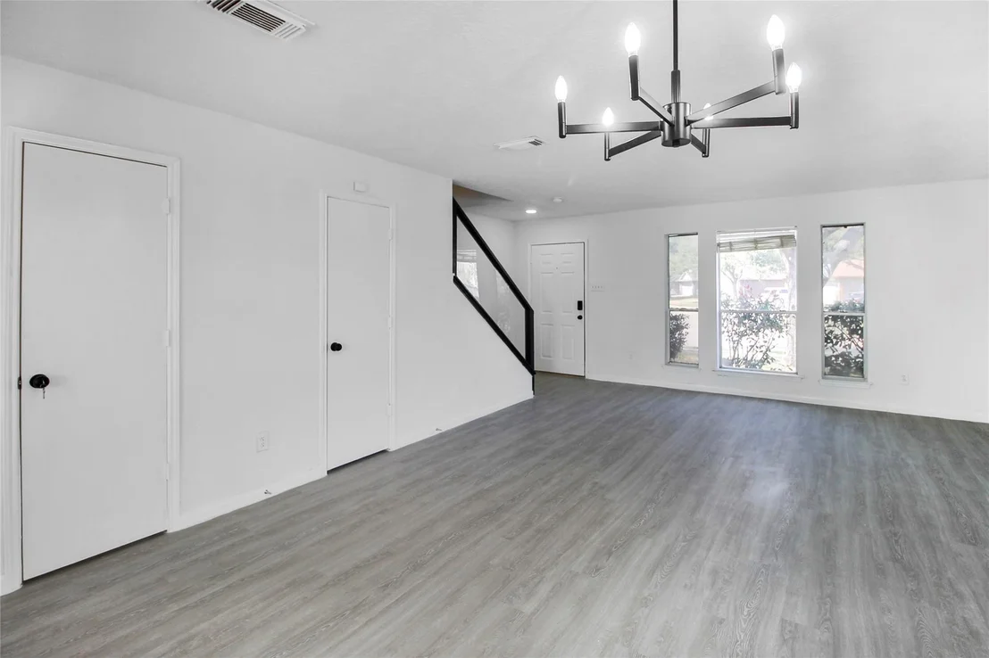 Photo of 511 Chaseway Drive