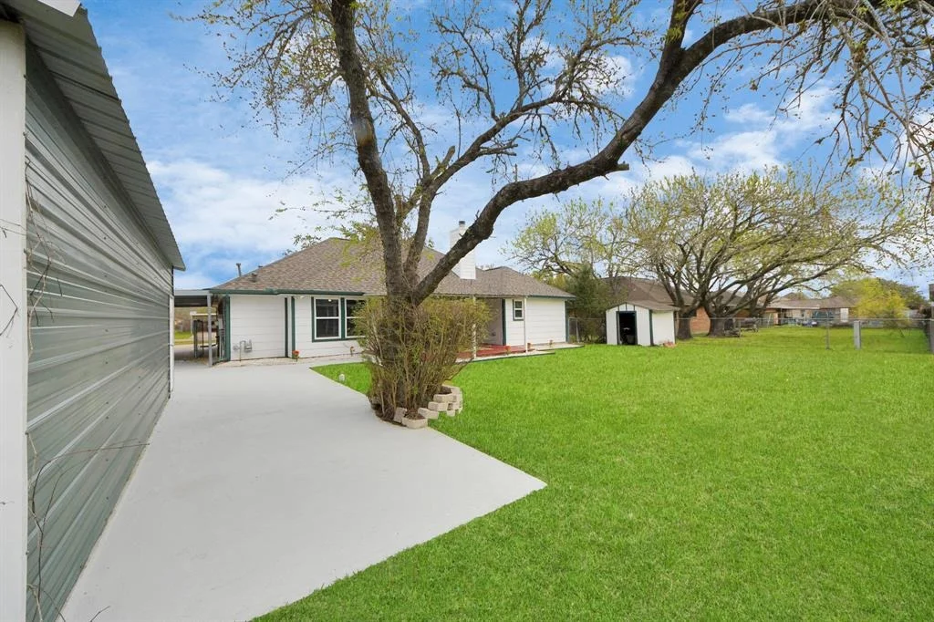 Photo of 2410 Lily Lane