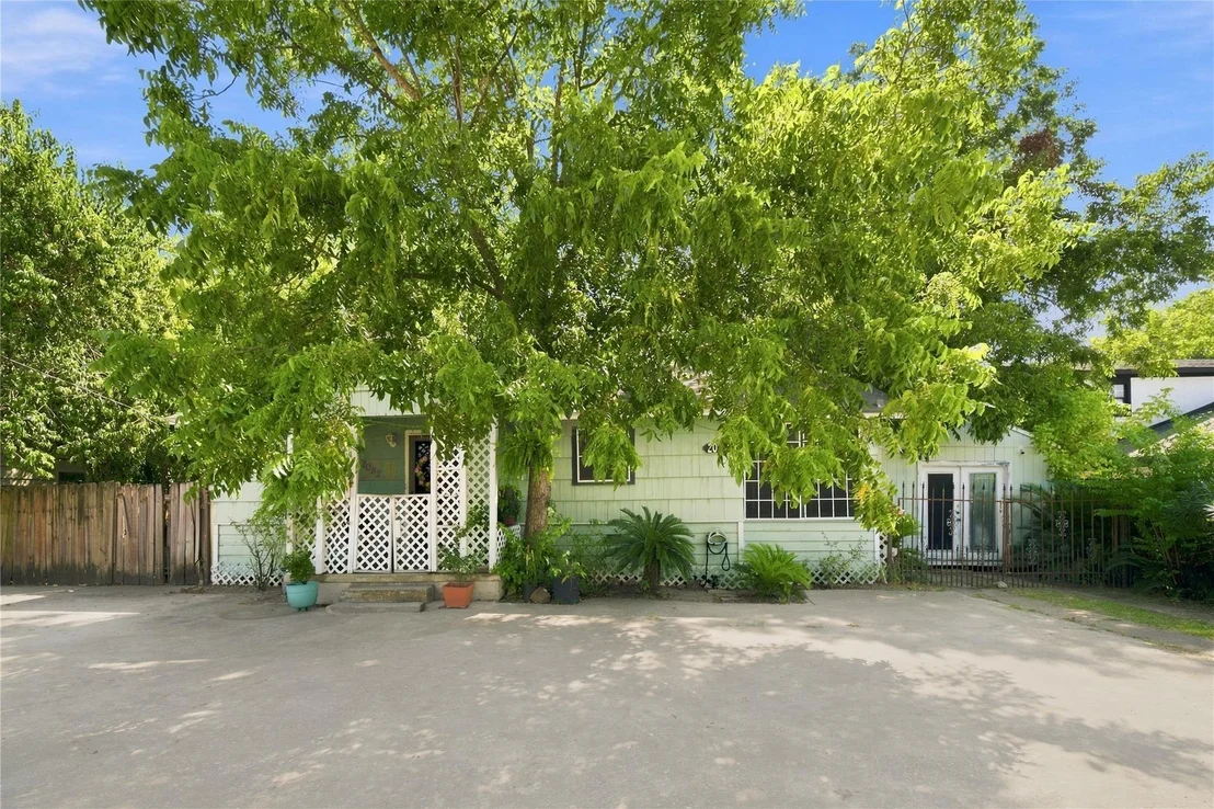 Photo of 2082 Antoine Drive
