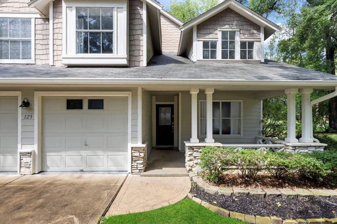 Photo of 123 Sheerborne Court