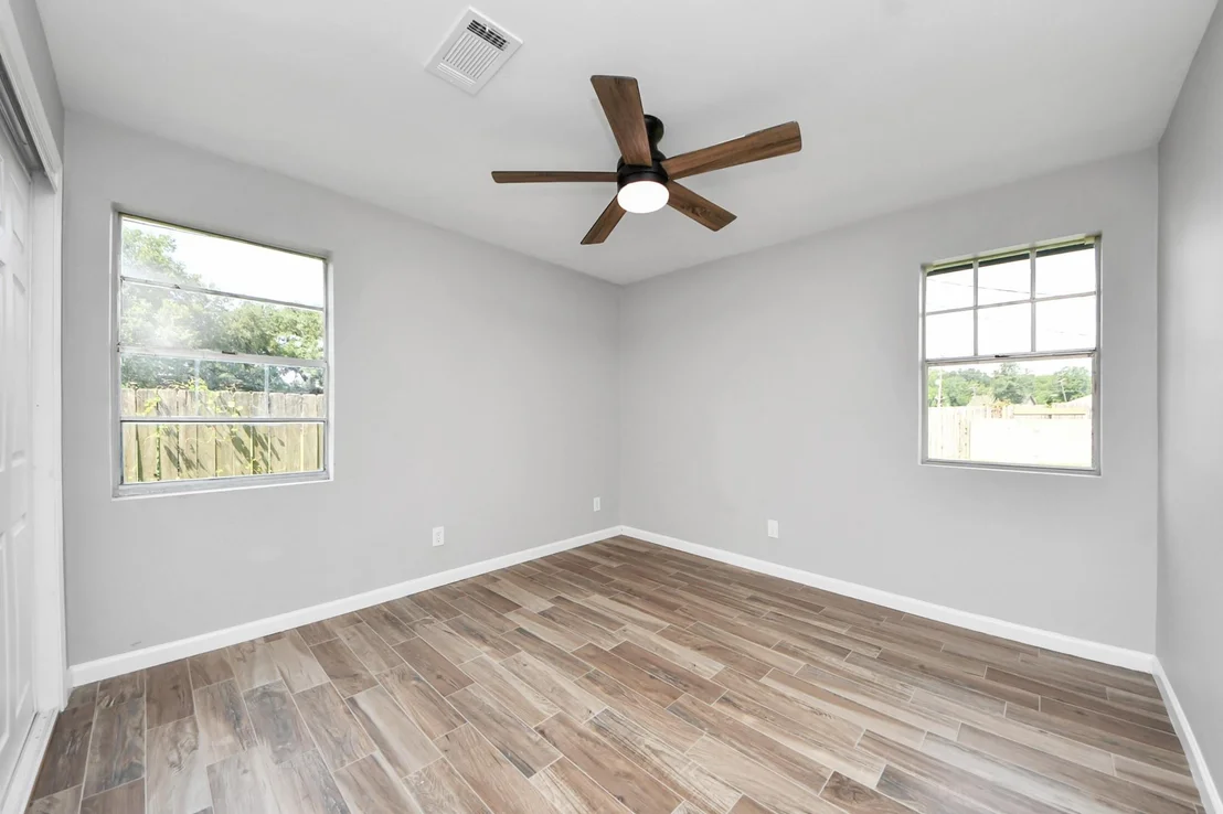 Photo of 916 Woods Drive