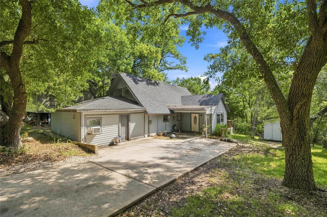 Photo of 761 N Forest Cove Loop