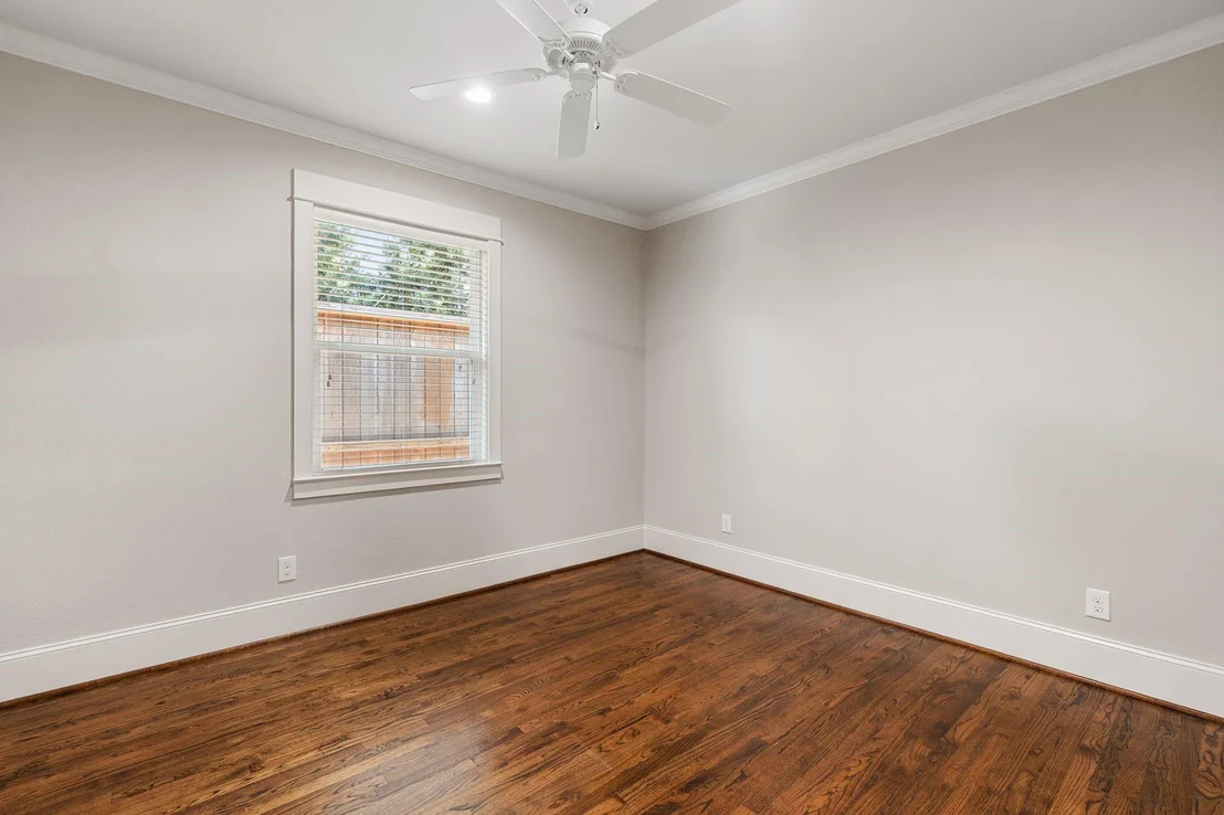 Photo of 1321 Chamboard Lane
