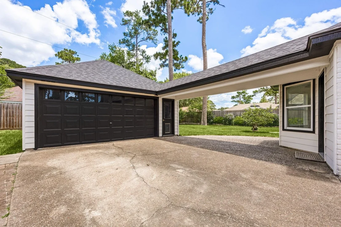 Photo of 12106 Oakcroft Drive