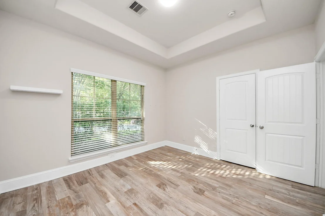 Photo of 143 W Wading Pond Circle