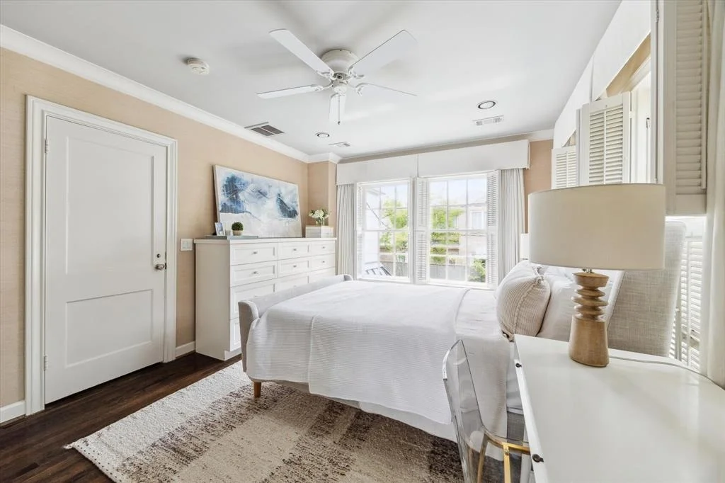 Photo of 2911 Sunset Boulevard