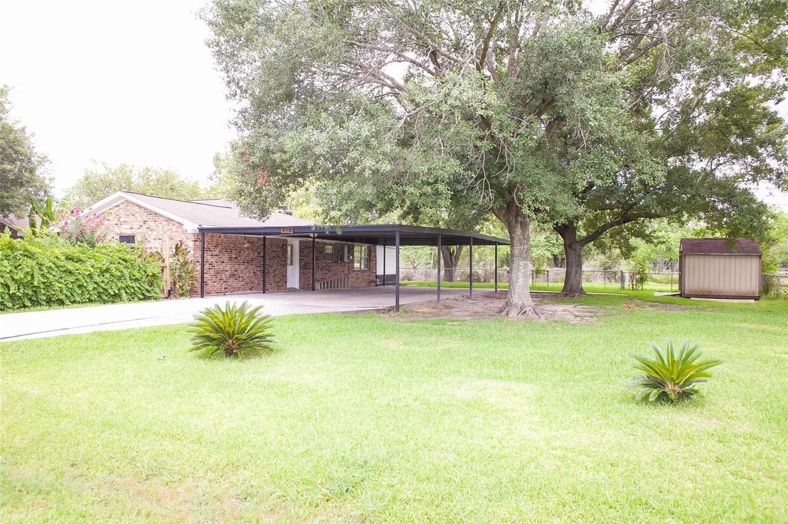 Photo of 912 Robinson Road
