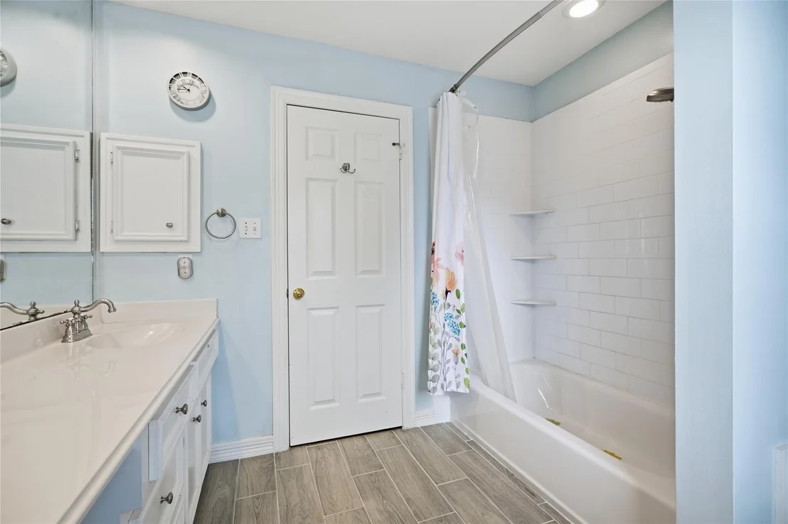 Photo of 4010 Raven River Drive