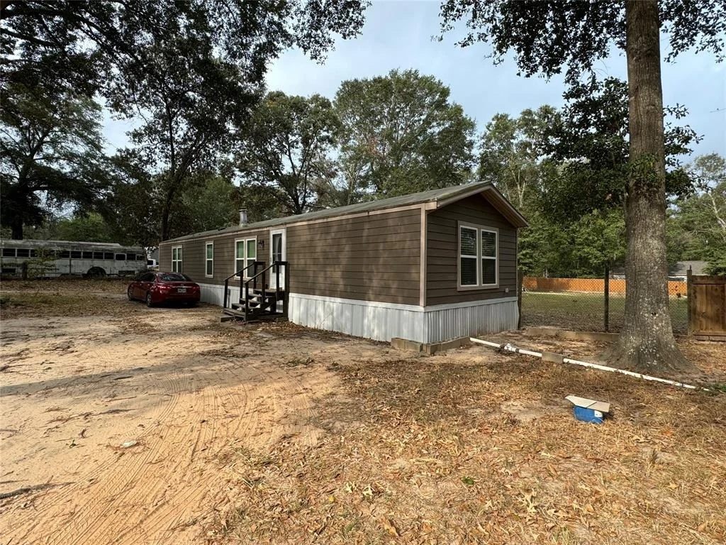 Photo of 15227 White Oak Lane