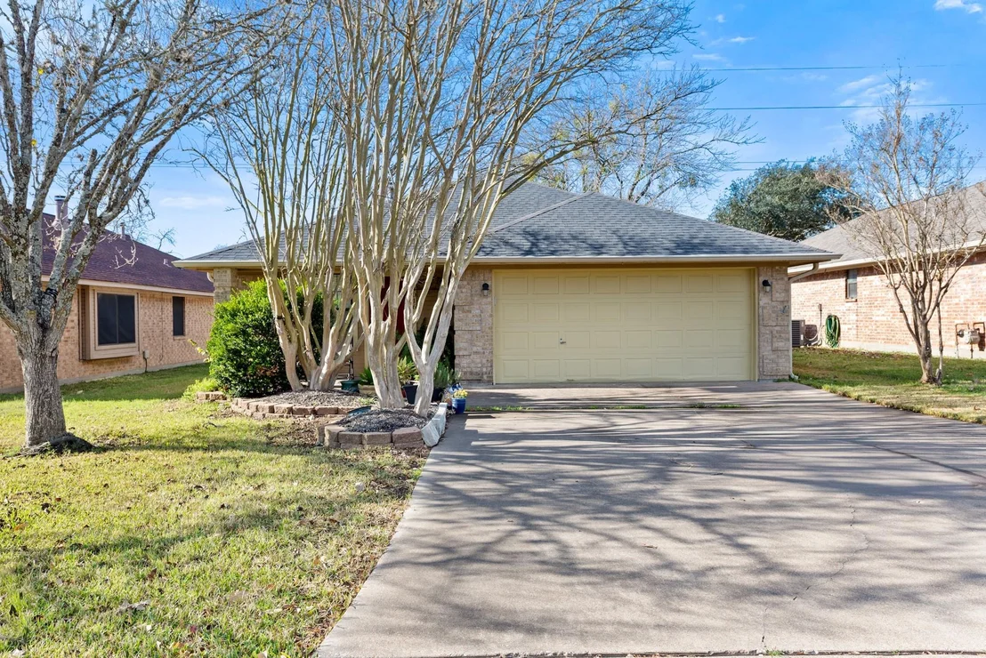 Photo of 4016 Windfree Drive