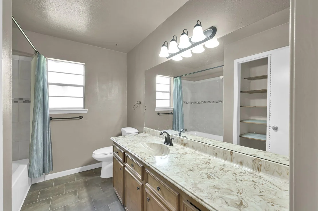 Photo of 188 Greenleaf Lane