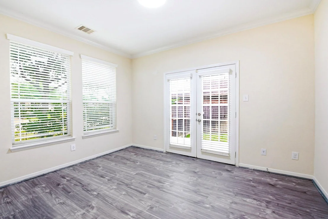 Photo of 5002 Rollingstone Road