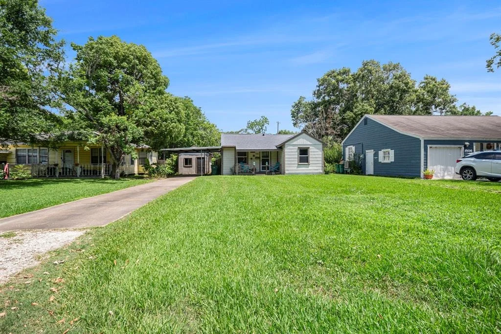 Photo of 1908 Oleander Drive