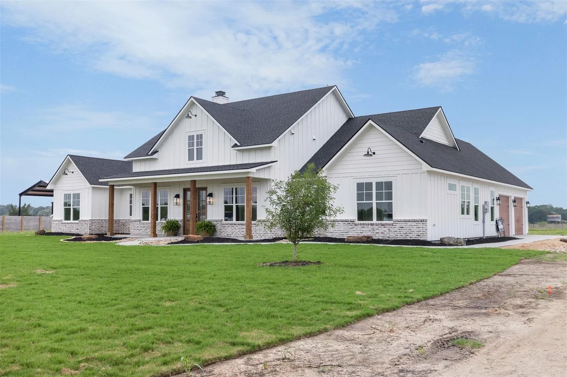 Photo of 112 Court Side Drive