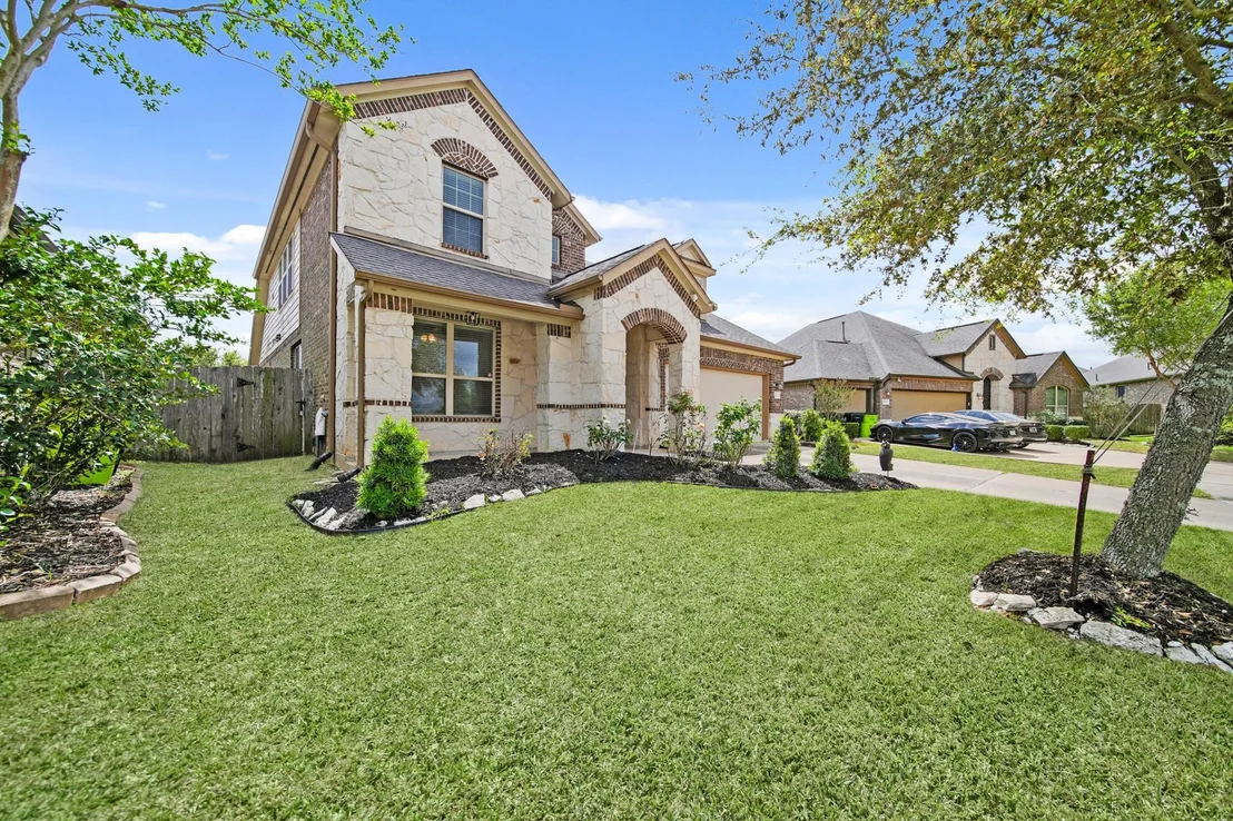 Photo of 322 Lake Rim Drive